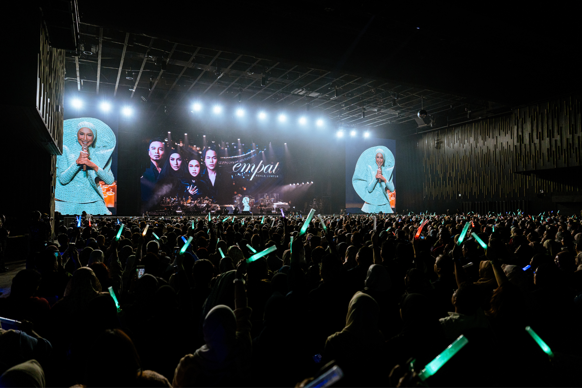 EMPAT LIVE IN KL (10)